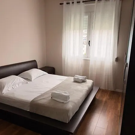 N E A Lejlighed Tirana